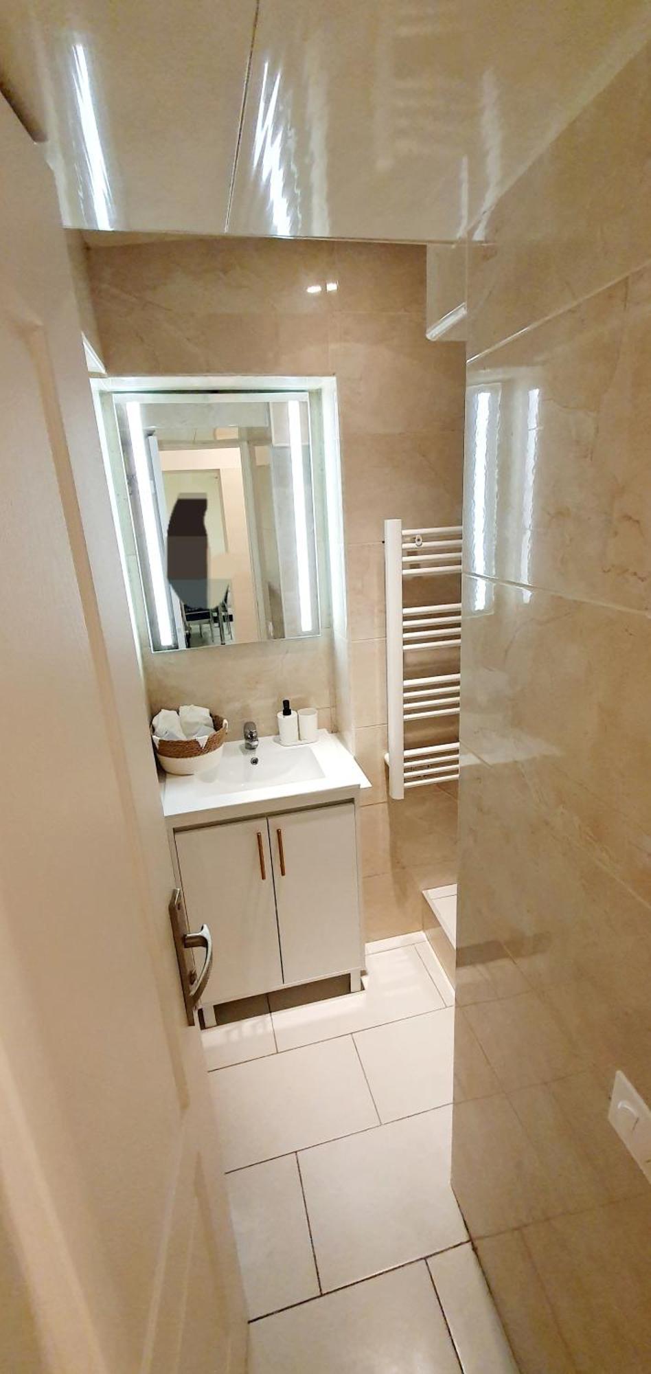 3 Pieces Sur Centre Appartement *